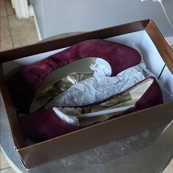 Audrey Brooke Burgundy Flats - Picture 4 of 9